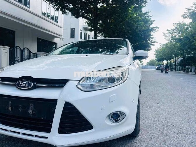 Ford Focus 2014 S Trắng Tự động
