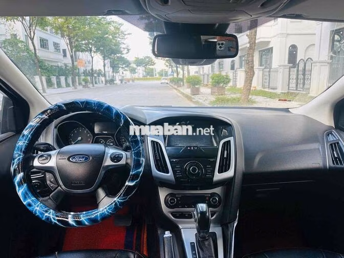 Ford Focus 2014 S Trắng Tự động