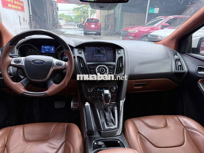 Ford Focus 2014 2.0AT,hatchback 5 chỗ,màu trắng