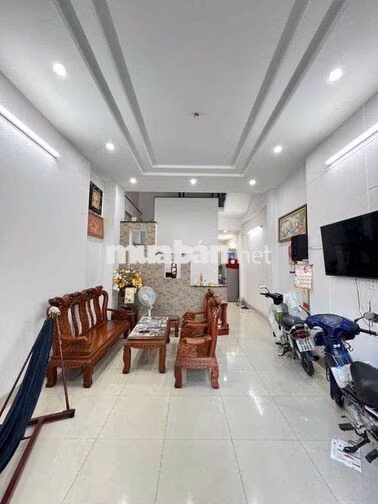 Nhà trệt 2 lầu full nội thất KDC Hưng Phú 1
