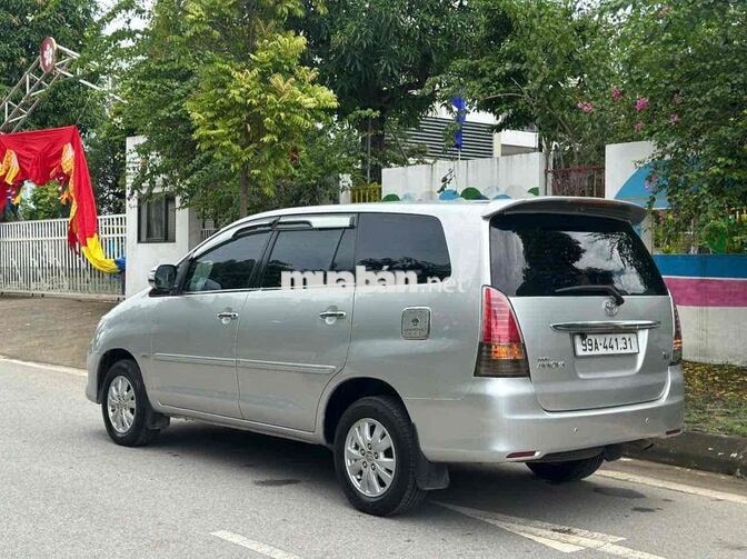 Toyota Innova 2010 Số tự động 8 chỗ Bạc