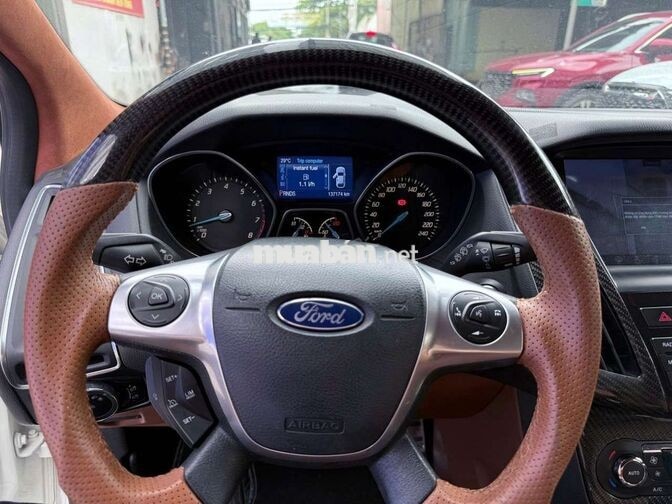 Ford Focus 2014 2.0AT,hatchback 5 chỗ,màu trắng