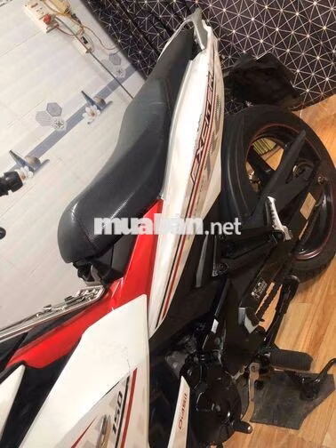 Yamaha Exciter 150cc đời đầu,màu Trắng - đỏ