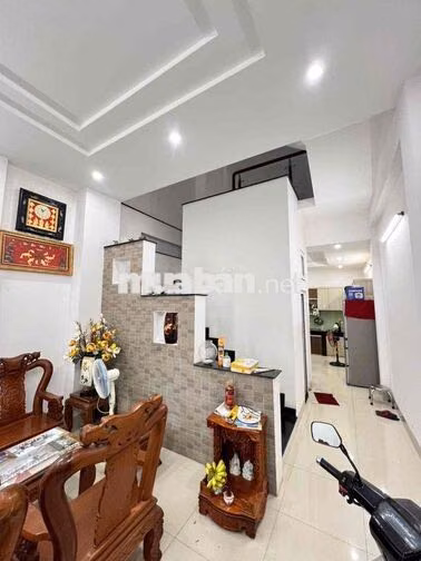 Nhà trệt 2 lầu full nội thất KDC Hưng Phú 1
