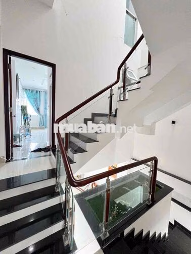 Nhà trệt 2 lầu full nội thất KDC Hưng Phú 1