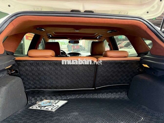 Ford Focus 2014 2.0AT,hatchback 5 chỗ,màu trắng