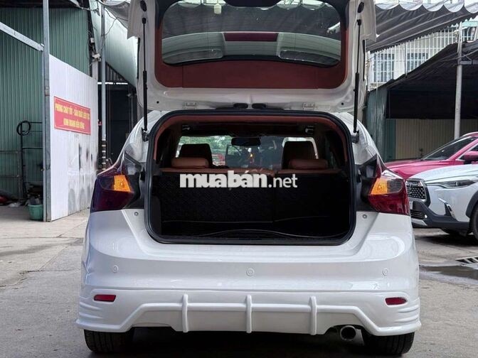 Ford Focus 2014 2.0AT,hatchback 5 chỗ,màu trắng