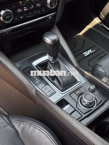 Mazda 6 2.0 Premium 2020 Xanh cavansite 7 vạn