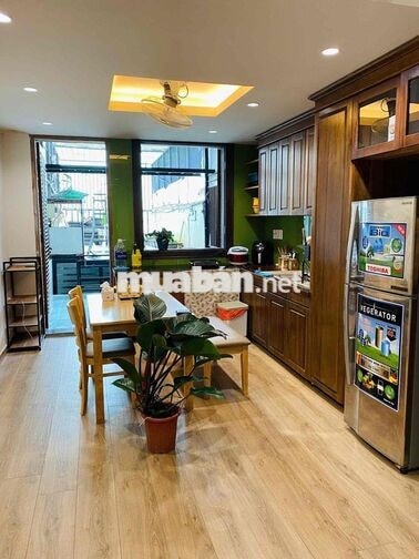 Phòng trọ chợ Bà Chiểu có cửa sổ nội thất
