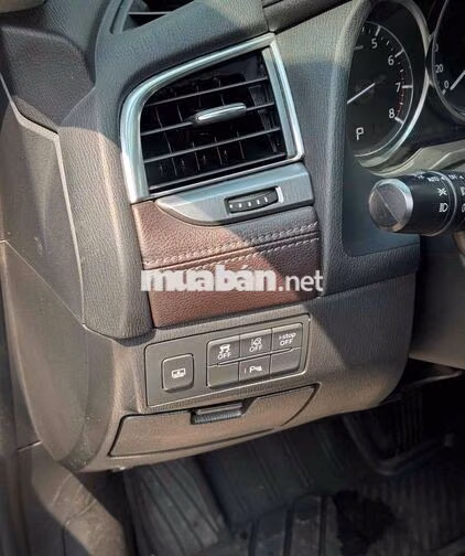 Mazda 6 2.0 Premium 2020 Xanh cavansite 7 vạn