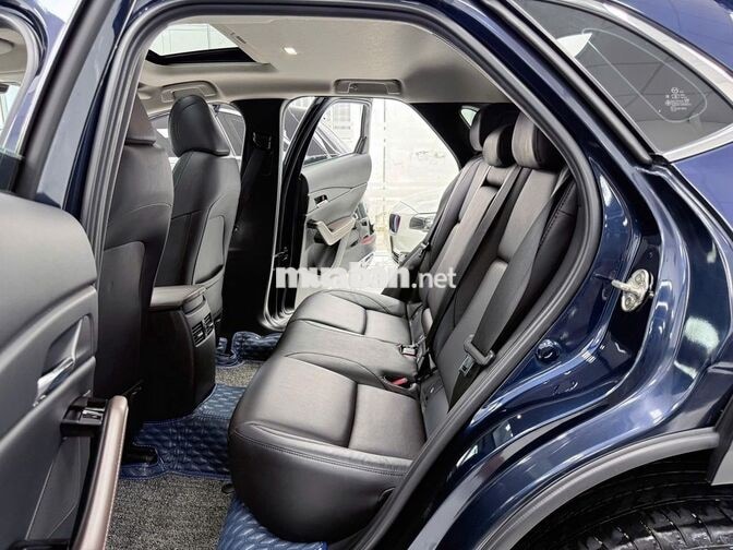 Mazda CX-30 Premium 2022 Xanh đen Nhập khẩu