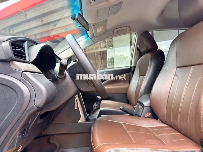 Toyota Innova E MT 2023 Bạc 128.867 km