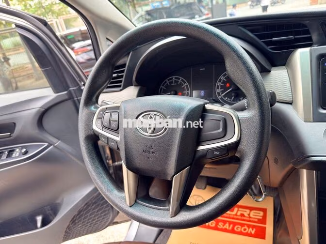 Toyota Innova E MT 2023 Bạc 128.867 km