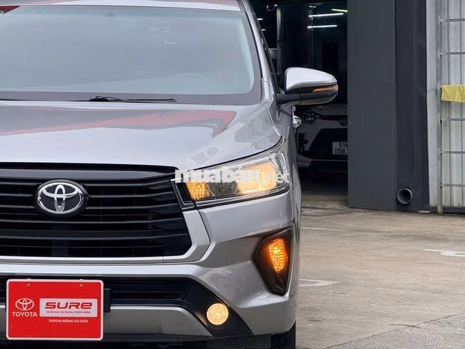 Toyota Innova E MT 2023 Bạc 128.867 km