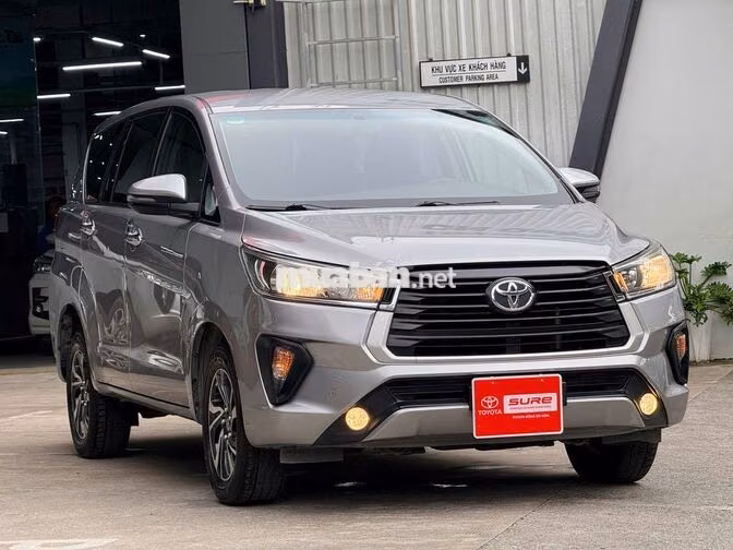 Toyota Innova E MT 2023 Bạc 128.867 km