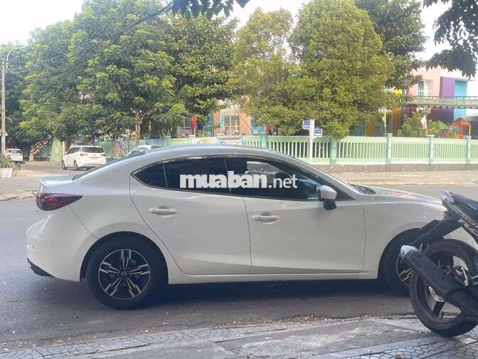 Mazda 3 Sedan 2016 Trắng 10 vạn km