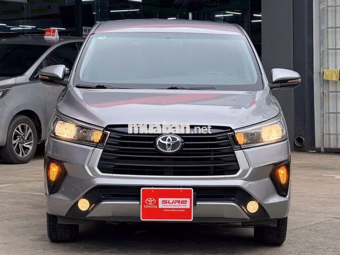 Toyota Innova E MT 2023 Bạc 128.867 km
