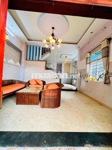 Cho Thuê Nhà DT 6x15m 1Trệt 1Lầu 4Pn 3Wc Sân Đậu Ôtô Căn Góc Thoáng