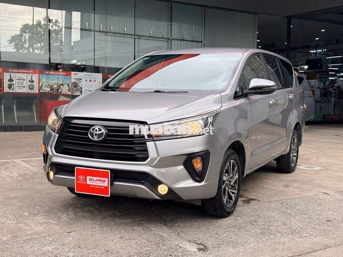 Toyota Innova E MT 2023 Bạc 128.867 km