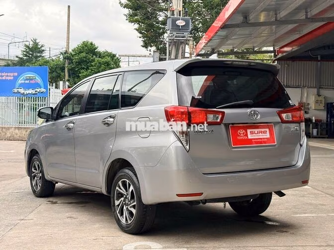 Toyota Innova E MT 2023 Bạc 128.867 km
