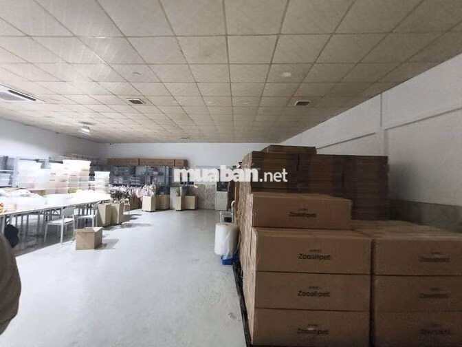 KHO CHỨA HÀNG HẺM XE TẢI TÔ NGỌC VÂN GẦN ĐƯỜNG LINH ĐÔNG