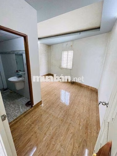 Nhà mới 2 phòng hẻm Hồ Búng Xáng