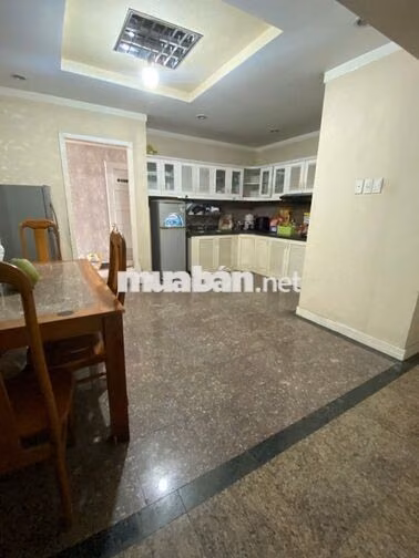 Phòng ban công 2tr7 full nội thất, cạnh ĐH TDT 500m, Vivo City, PMH