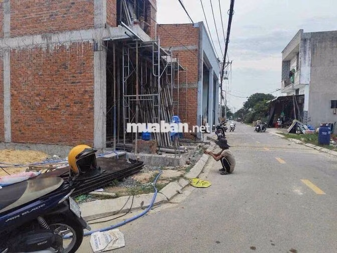 Bán Gấp Lô Đất 5x20m, Shr, Góc 2MT Nhựa 6m Thông 1/ 70m Đg Kênh Tiêu.