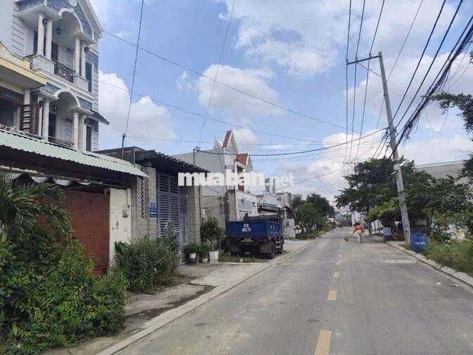 Bán Gấp Lô Đất 5x20m, Shr, Góc 2MT Nhựa 6m Thông 1/ 70m Đg Kênh Tiêu.