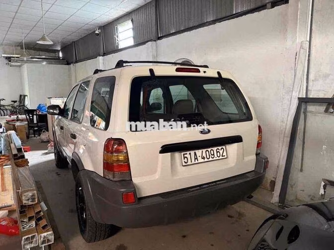 Ford Escape Trắng