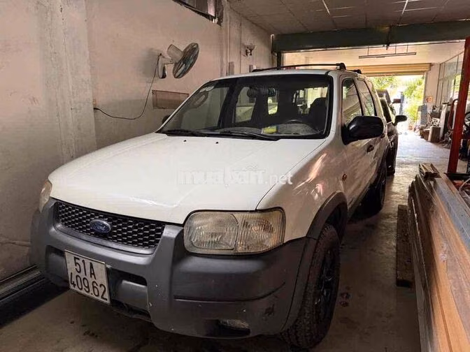 Ford Escape Trắng