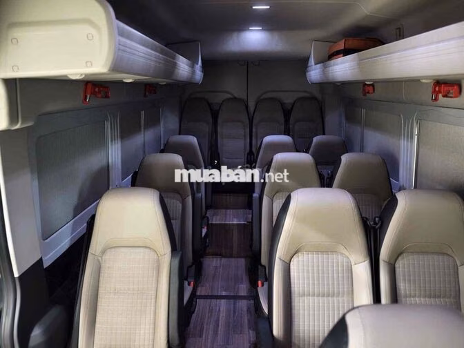 Ford Transit 2025 Trắng 18 chỗ 5.800km