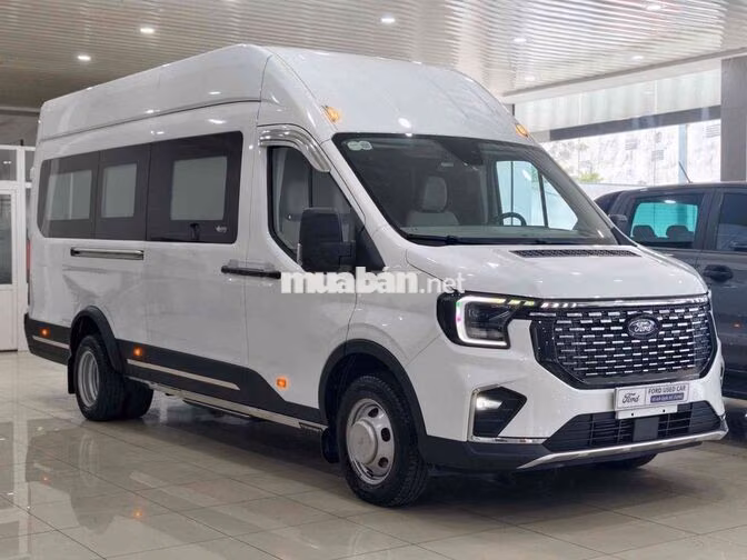 Ford Transit 2025 Trắng 18 chỗ 5.800km