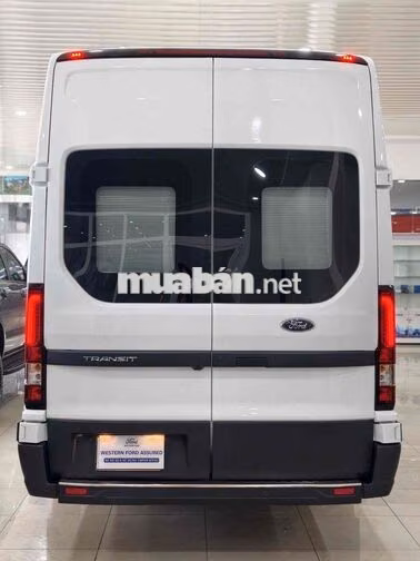 Ford Transit 2025 Trắng 18 chỗ 5.800km