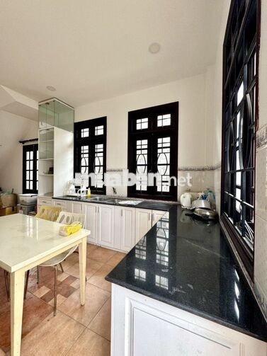 BIỆT THỰ SÂN VƯỜN TRƯỜNG THỌ – 256M² (10×26M) X 2 TẦNG – GẦN GA METRO