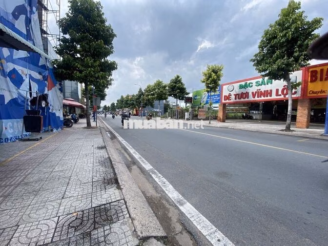 CHÍNH CHỦ CHO THUÊ NHÀ MẶT TIỀN ĐƯỜNG LÊ THỊ HÀ, DT 204,2M2