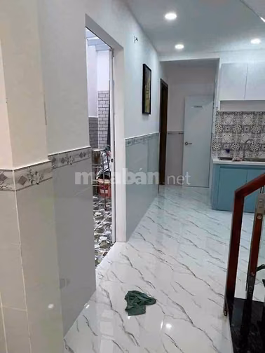 Cô Hồng chính chủ cần bán nhà 50m2 dưới 5 Tỷ thương lượng hẻm thoáng 
