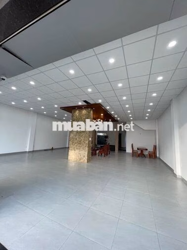 NHÀ KINH DOANH NGANG 10M VCN PHƯỚC LONG GIÁ 45 TRIỆU/THÁNG
