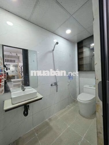 Cho Thuê Phòng Gác 45m2 - Full Nội Thất - Bạch Đằng Gần ĐH HIU, UEF