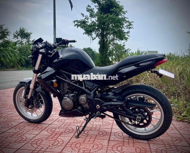 Benelli 302 2018 Đen