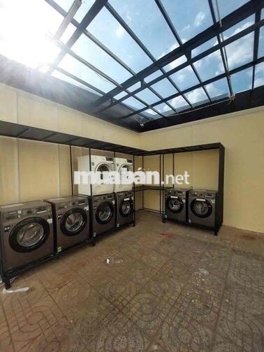 Phòng nội thất mới 100%, xách vali ở ngay.  Mặt tiền Nguyễn Thị Thập
