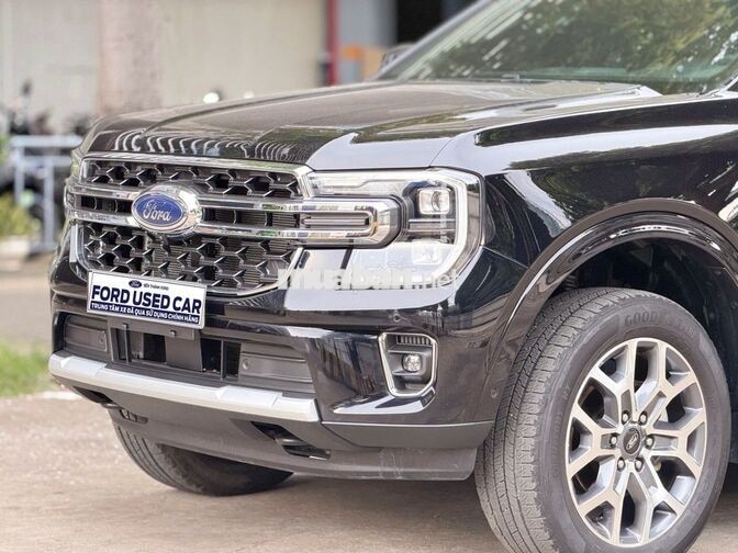Ford Everest Titanium 4x4 2023, vay Ngân Hàng 75%