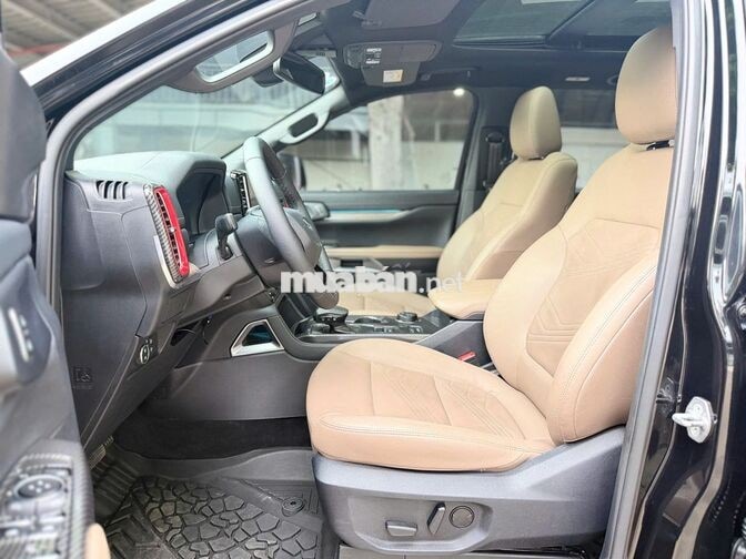 Ford Everest Titanium 4x4 2023, vay Ngân Hàng 75%