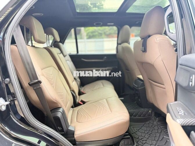 Ford Everest Titanium 4x4 2023, vay Ngân Hàng 75%