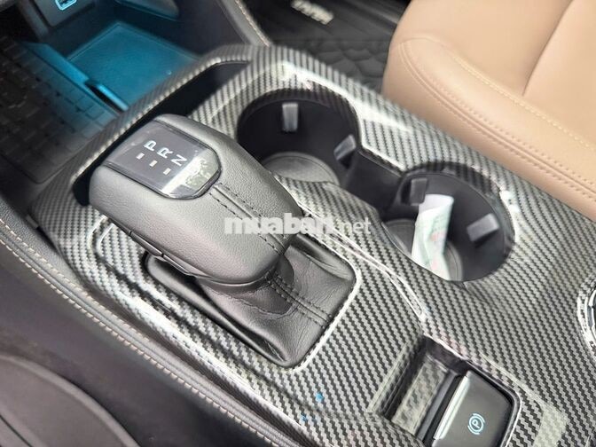 Ford Everest Titanium 4x4 2023, vay Ngân Hàng 75%