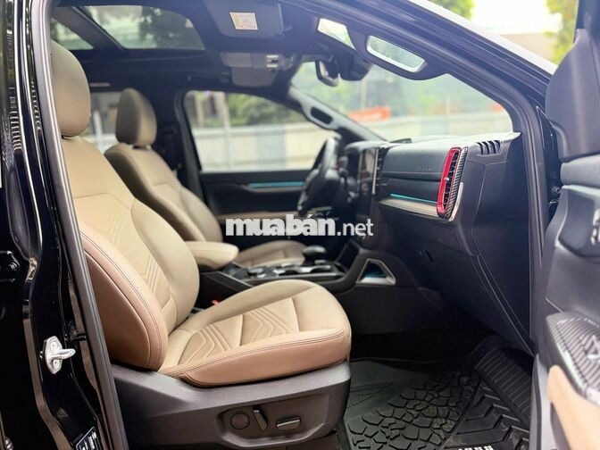 Ford Everest Titanium 4x4 2023, vay Ngân Hàng 75%
