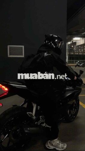 Cần bán Yamaha R15V3 màu đen xe tay côn