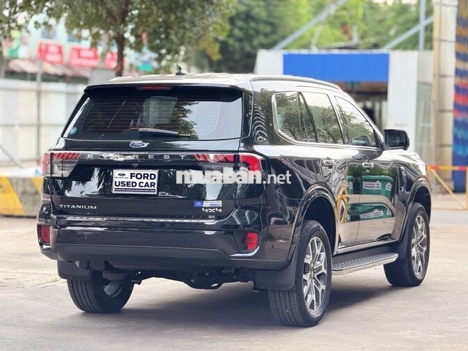 Ford Everest Titanium 4x4 2023, vay Ngân Hàng 75%