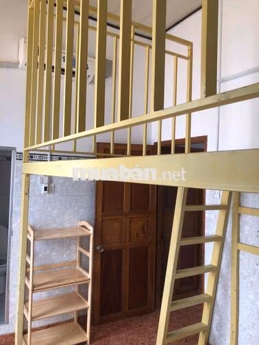 Phòng ban công, cửa sổ, gác cao, full nội thất cạnh Huit