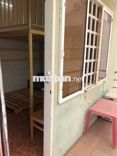 Phòng ban công, cửa sổ, gác cao, full nội thất cạnh Huit